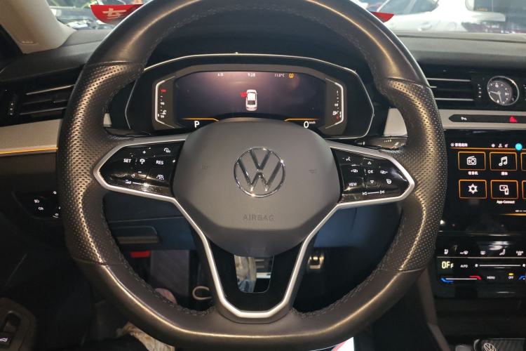 Used Volkswagen Magotan 2023 2 Million Units Limited Edition 330TSI DSG Leading Version