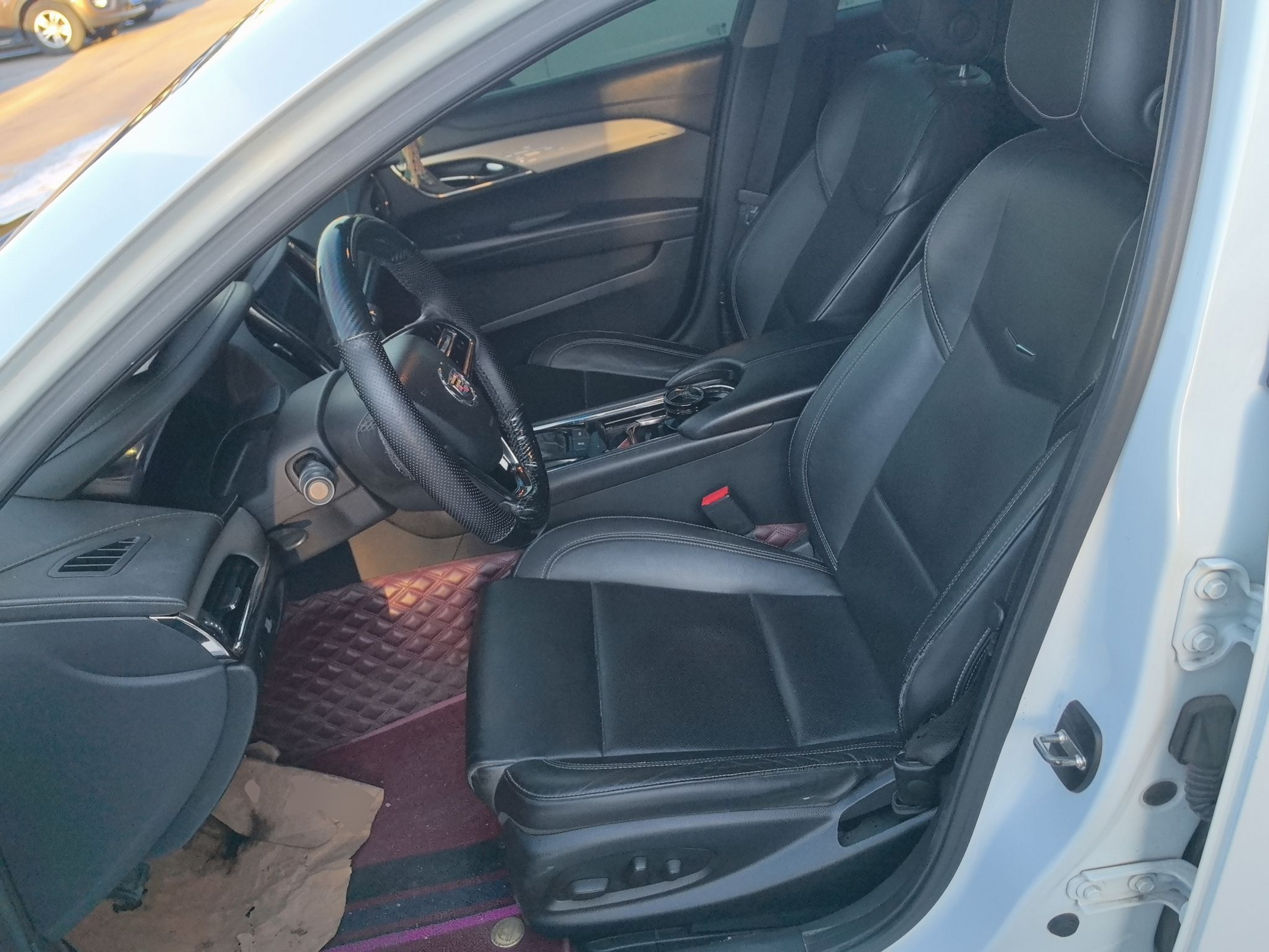 Переднее сиденье в автомобиле