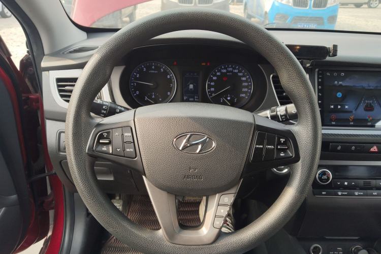 Used Hyundai Mistra 2014 1.8L Automatic Smart GLS
