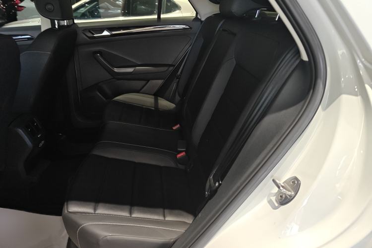 Used Volkswagen T-ROC 2018 280TSI DSG Two-Wheel Drive Comfort Version China VI Standard
