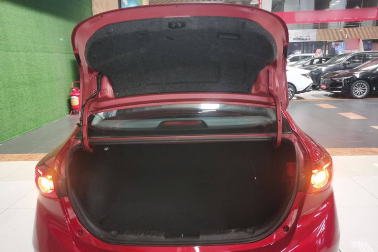 Used Mazda Mazda 3 Axela 2019 Cloud-Controlled Sedan 1.5L Automatic Luxury Model China VI Standard
