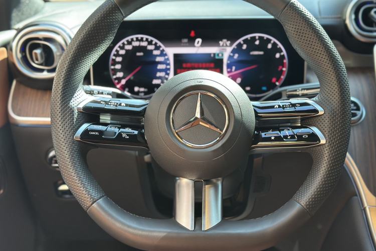 Used Mercedes-Benz GLC 2024 Refreshed GLC 300 L 4MATIC Dynamic Version 5 Seats
