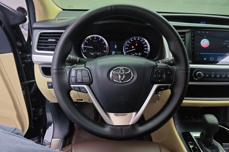 Used Toyota Highlander 2018 2.0T Two-Wheel Drive Elite Version 5 Seats China VI Standard