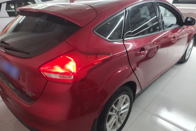 Used Ford Focus 2017 Hatchback EcoBoost 125 Automatic - Ultra-Powerful Style Edition with Smart Drive Features
