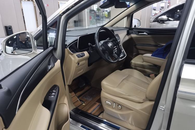 Used Buick GL8 2020 ES Land Cruiser 653T Luxury Model
