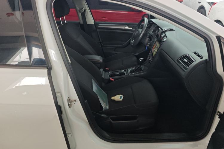 Used Volkswagen Golf 2016 1.6L Automatic Fashion Model