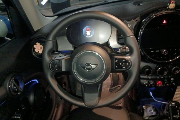 Used  MINI 2022 1.5T COOPER Classic Edition Five-Door Version
