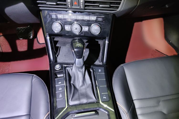 Used Volkswagen Passat 2019 330TSI Elite Edition China VI
