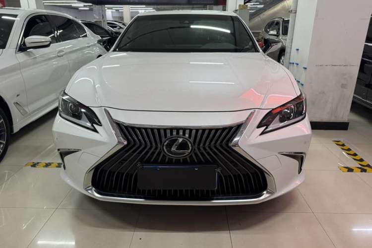 Used Lexus ES 2020 200 Excellence Edition
