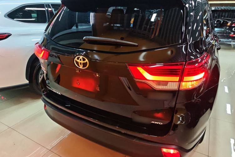 Used Toyota Highlander 2018 2.0T Four-Wheel Drive Luxury Edition 7 Seats China V Emission Standard