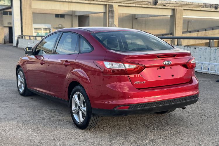 Used Ford Focus 2012 Sedan 1.6L Automatic Fashion Edition
