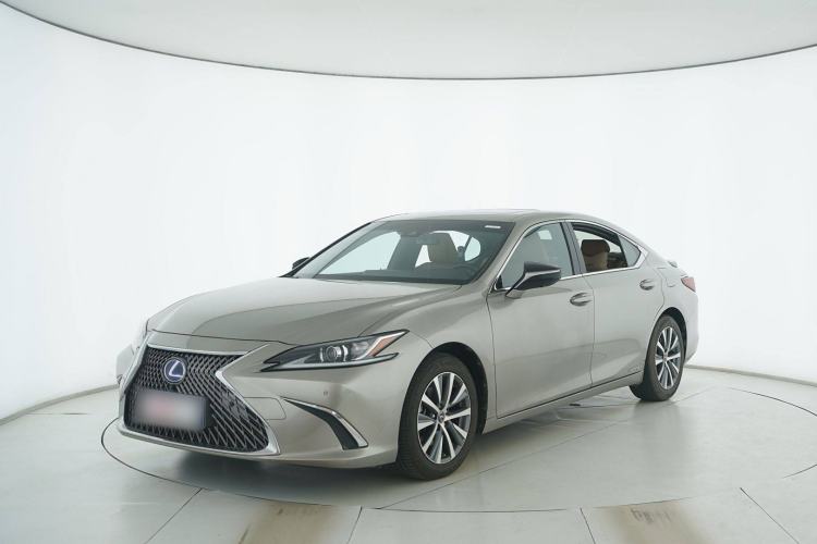 Used Lexus ES 2020 300h Premier Edition
