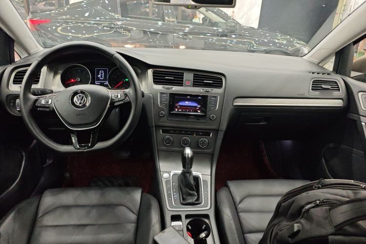 Used Volkswagen Golf 2016 230TSI Automatic Luxury Version
