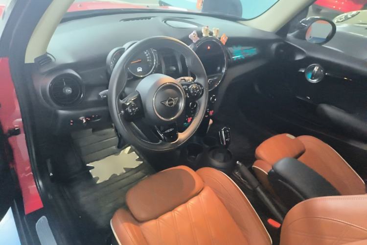 Used  MINI 2019 1.5T COOPER Artist
