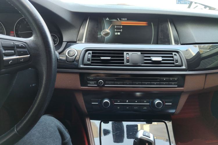 Used BMW 5 Series 2014 520Li Elegant Model
