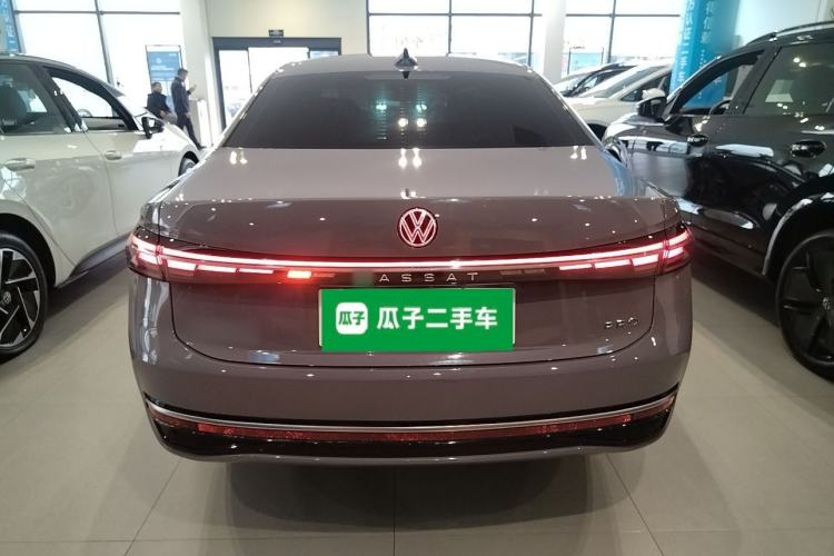 Used Volkswagen Passat 2025 Pro 380TSI Dragon Supreme Edition
