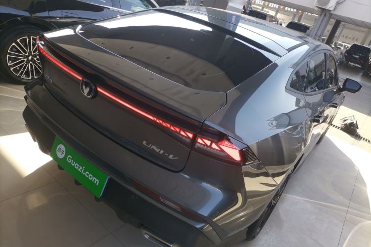 Used Changan UNI-V 2024 1.5T Prestige Edition
