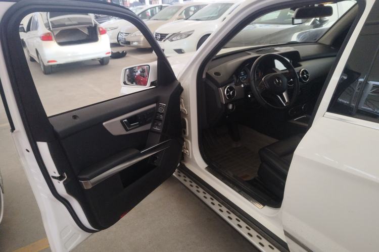 Used Mercedes-Benz GLK-Class 2013 GLK 300 4MATIC Dynamic Sunroof Model