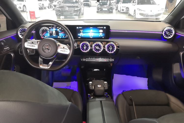 Used Mercedes-Benz A-Class 2022 Revised Version A 200 L Sport Sedan Fashionable Style