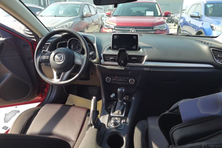 Used Mazda Mazda 3 Axela 2016 Hatchback 1.5L Automatic Luxury Model