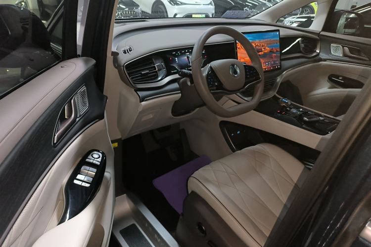 Used Denza D9 2022 DM-i 970 Four-Wheel Drive Flagship Model