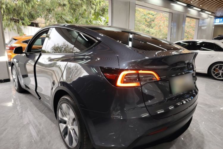 Used Tesla Model Y 2022 Long-Range All-Wheel-Drive Version
