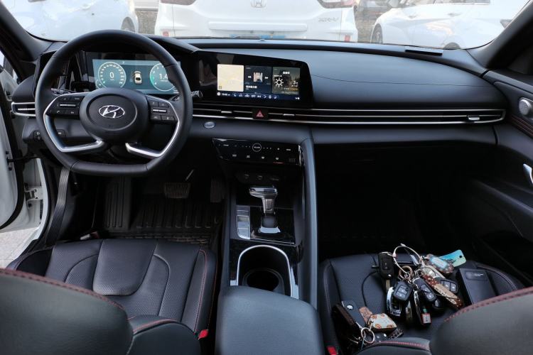 Used Hyundai Elantra 2022 1.5L CVT LUX Prestige Edition