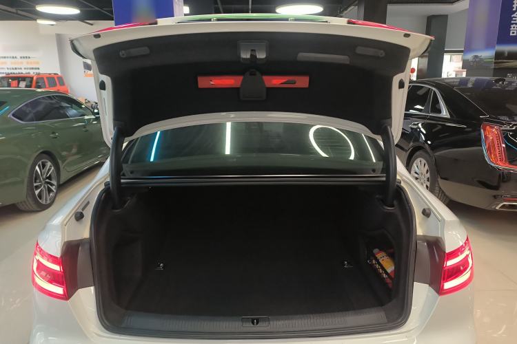 Used Audi A4L 2017 40 TFSI Ambition Edition
