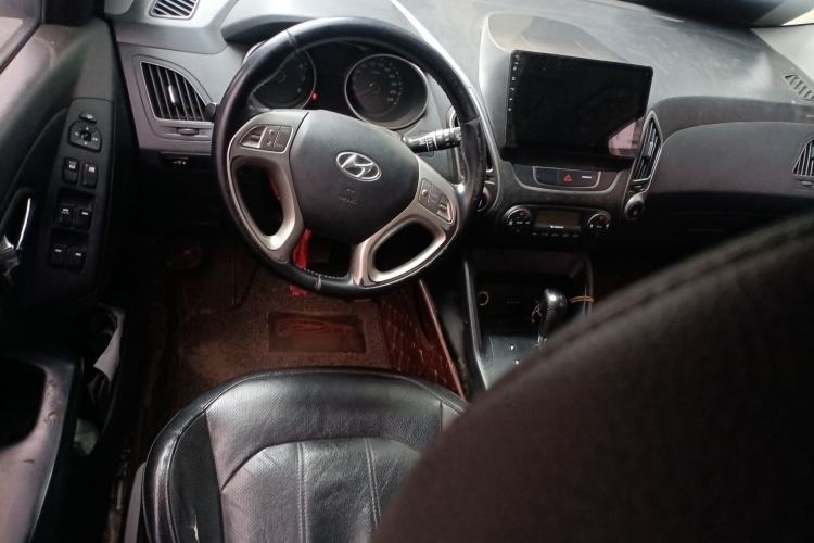 Used Hyundai ix35 2015 2.0L Automatic 2WD Smart Type China IV