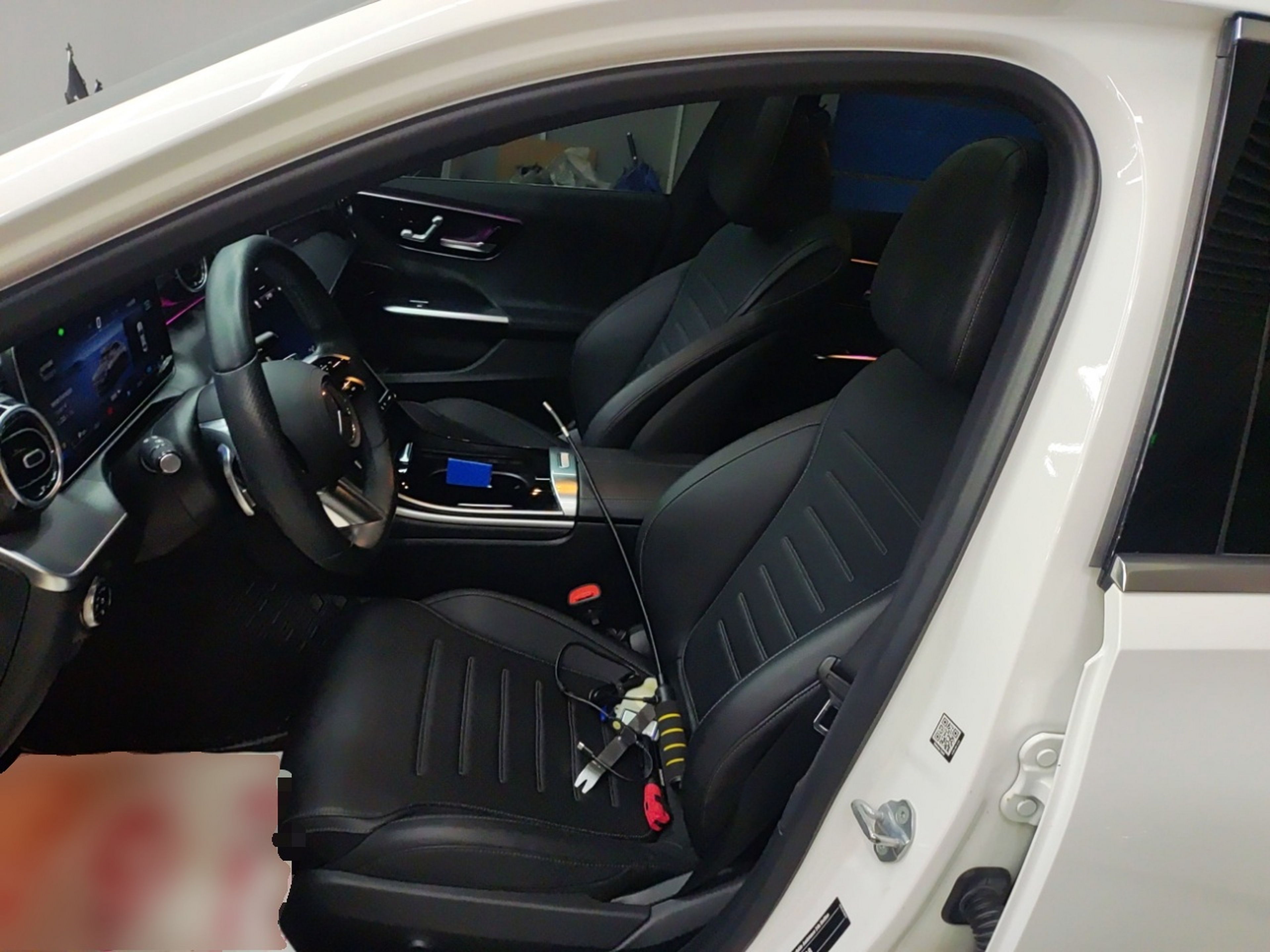 Переднее сиденье в автомобиле