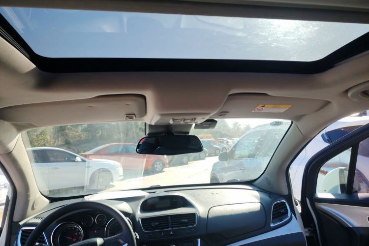 Used Buick Encore 2015 1.4T Automatic Two-Wheel Drive Urban Elite Version
