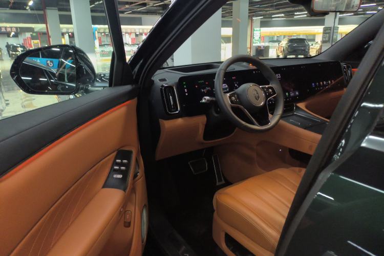 Used Hima AITO M8 2025 Extended-Range Ultra Version 53.4 kWh 6-Seater Edition
