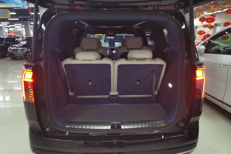 Used Zeekr 009 2024 Six-Seat Executive Version 4WD 108 kWh
