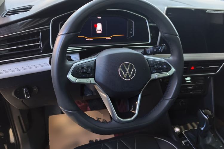 Used Volkswagen Tiguan L 2024 Outstanding Model 330TSI Automatic Two-Wheel Drive Longteng Edition
