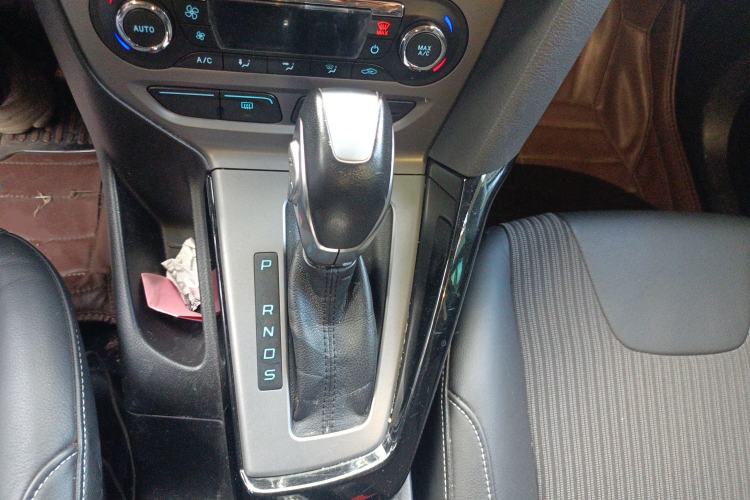 Used Ford Focus 2012 Hatchback 1.6L Automatic Fashion Edition