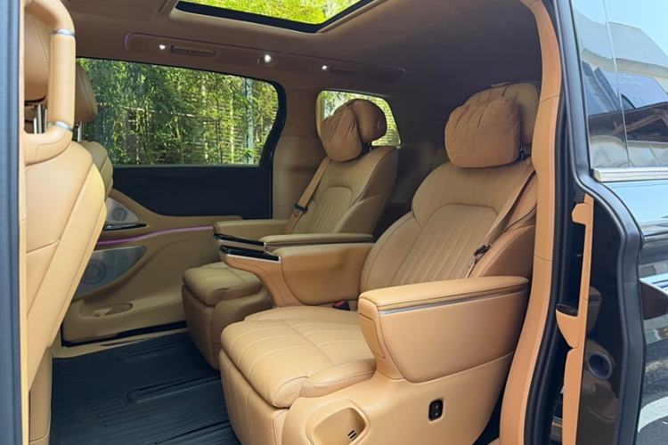 Used VOYAH Dream 2025 PHEV Four-Wheel-Drive Flagship Kunpeng Edition
