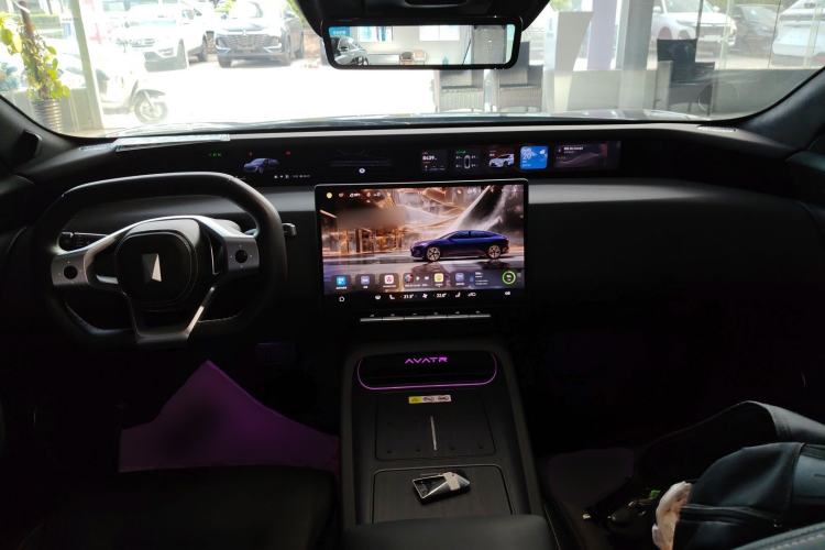 Used  12 2025 Ultra Extended-Range Edition
