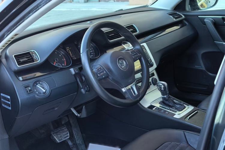 Used Volkswagen Magotan 2013 2.0 TSI Luxury Model
