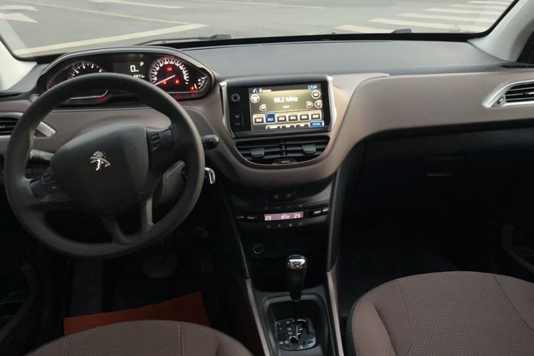 Used Peugeot 2008 2014 1.6L Automatic Fashion Edition
