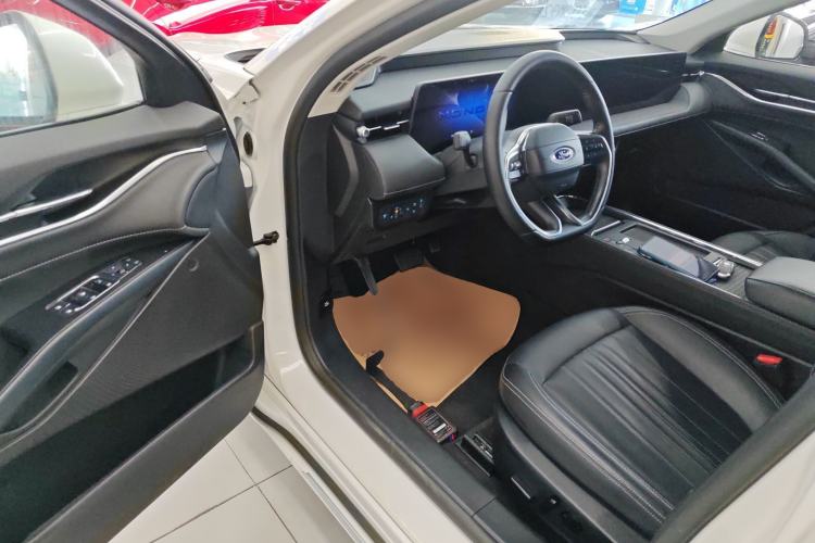 Used Ford Mondeo 2025 2.0T EcoBoost Luxury Version
