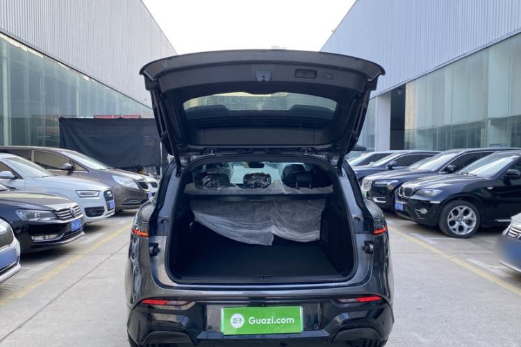 Used VOYAH FREE 2025 318 259 km All-Wheel-Drive Exploration Edition
