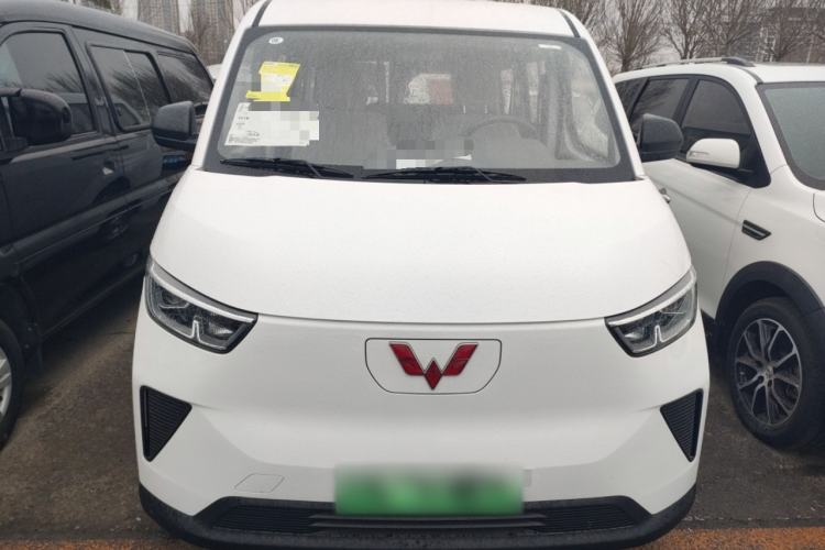 Used Wuling Yangguang 2024 300KM Comfort Version Passenger Van 75kW
