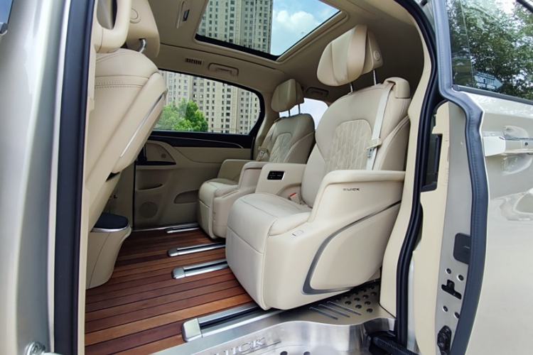 Used Buick GL8 2022 ES Land Cruiser 653T Luxury Model
