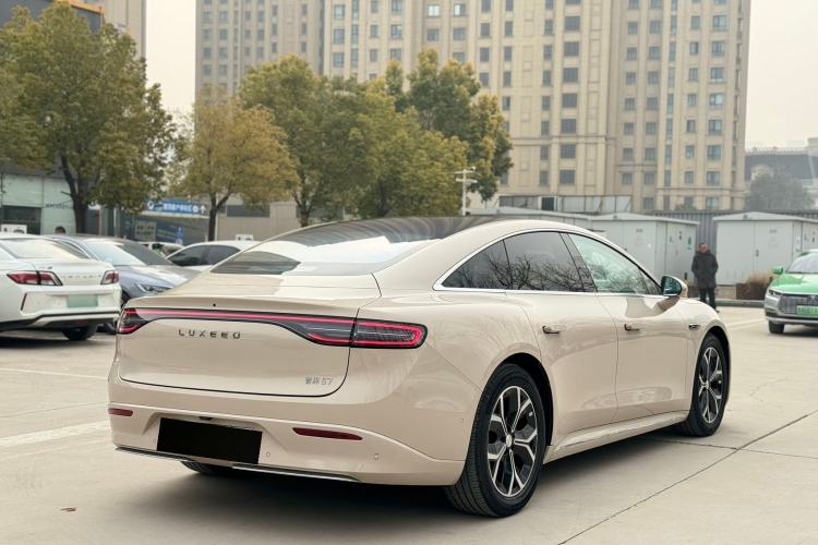 Used Hima Luxeed S7 2025 855 km Max