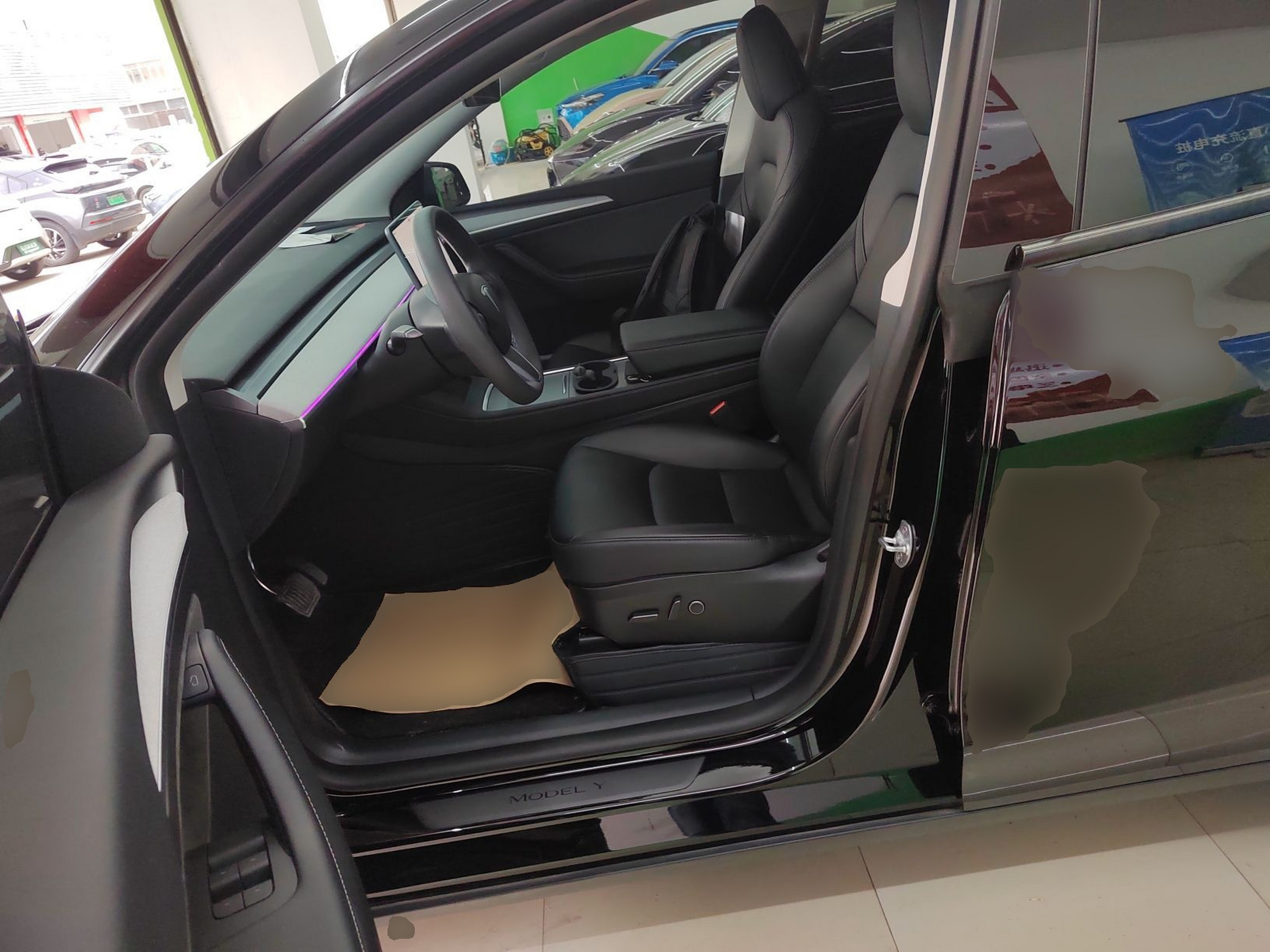 Переднее сиденье в автомобиле