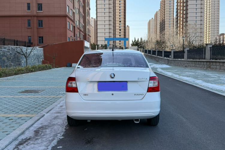 Used Skoda Rapid 2016 1.6L Manual Front-Wheel-Drive Version
