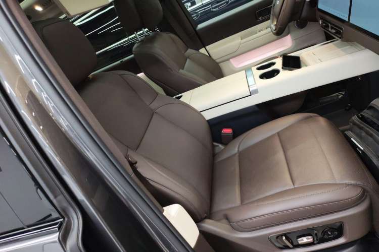 Used Li Auto MEGA 2024 Ultra Model
