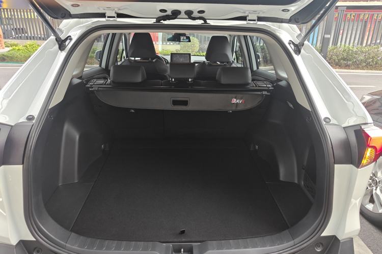 Used Toyota RAV4 2021 2.0L CVT Two-Wheel Drive Fashion PLUS Edition