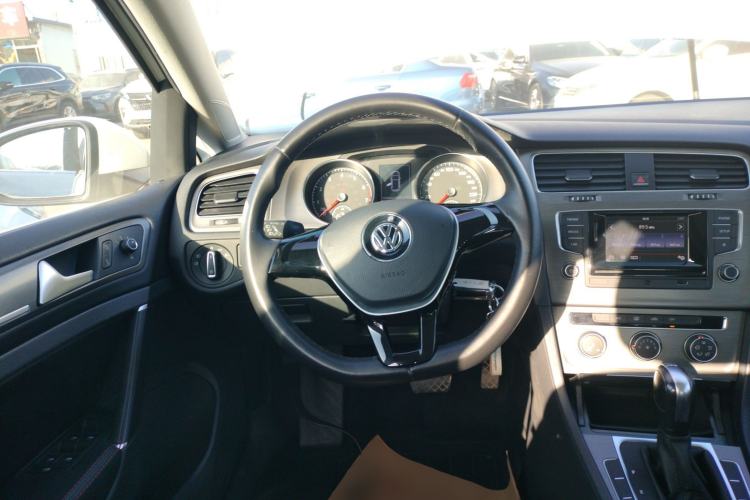 Used Volkswagen Golf 2016 230TSI Automatic Comfort Version
