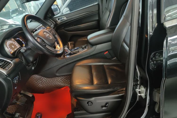 Used  Grand Cherokee (Import) 2019 3.0L Professional Navigation Edition
